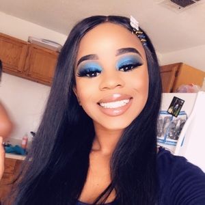 Meet your Posher, Jacquel